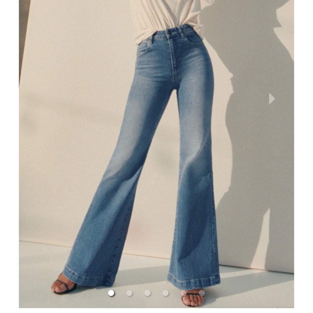 Rolla’s Eastcoast Flare Jeans in Debbie Blue